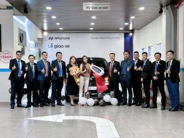 HYUNDAI THÀNH CÔNG CÀ MAU – VINH DỰ ÔNG ĐỖ QUỐC BÌNH BÀN GIAO XE ĐẾN TAY KHÁCH HÀNG